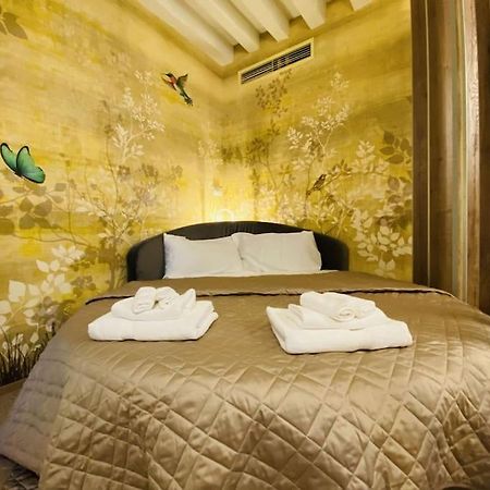 Sweet Time Venice, Luxury San Marco Frezzaria Apt! Veneza Exterior foto