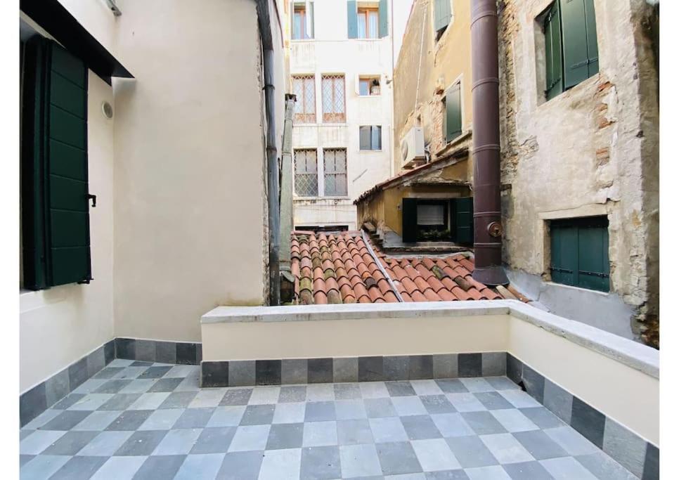 Sweet Time Venice, Luxury San Marco Frezzaria Apt! Veneza Exterior foto