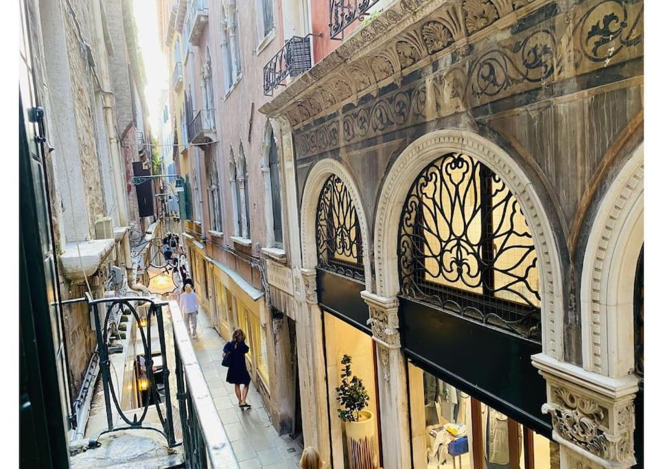 Sweet Time Venice, Luxury San Marco Frezzaria Apt! Veneza Exterior foto