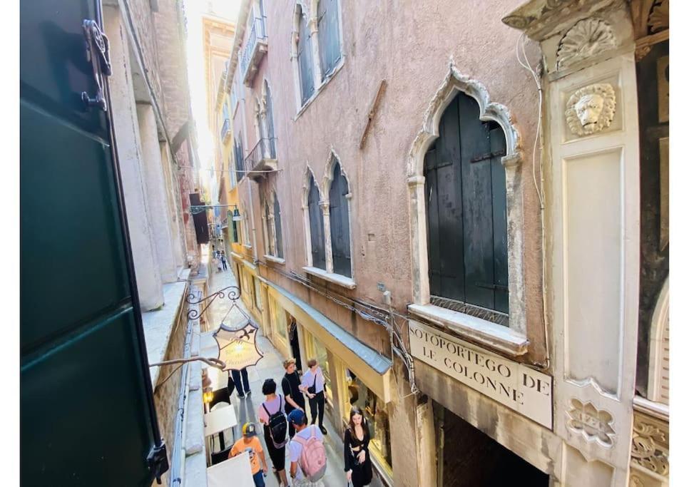 Sweet Time Venice, Luxury San Marco Frezzaria Apt! Veneza Exterior foto