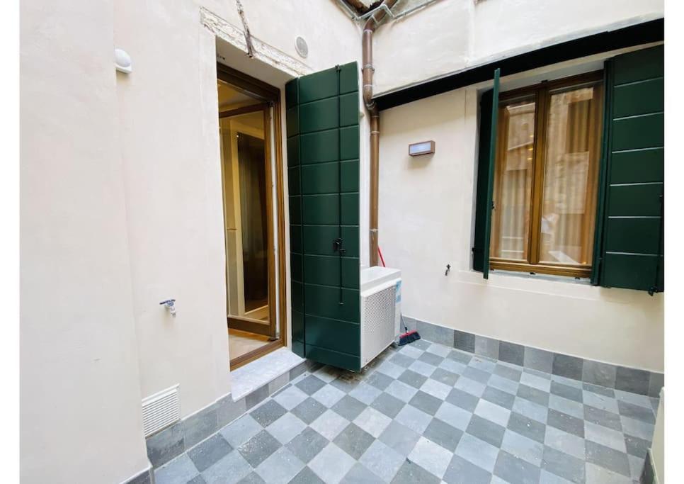 Sweet Time Venice, Luxury San Marco Frezzaria Apt! Veneza Exterior foto