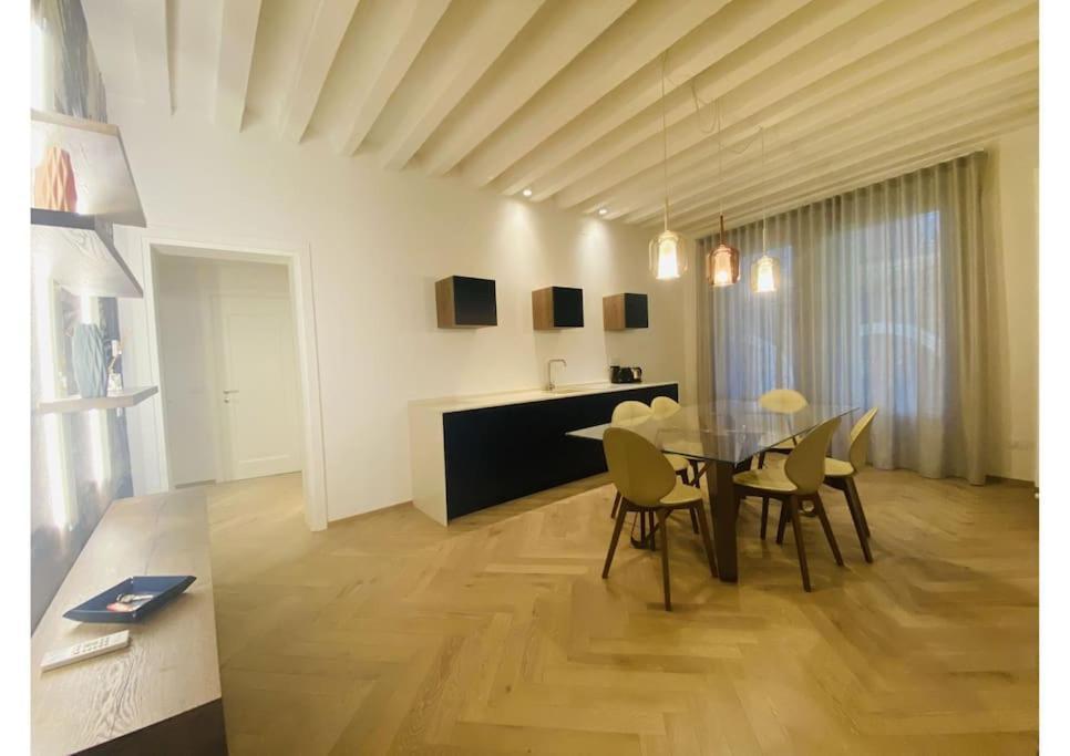 Sweet Time Venice, Luxury San Marco Frezzaria Apt! Veneza Exterior foto