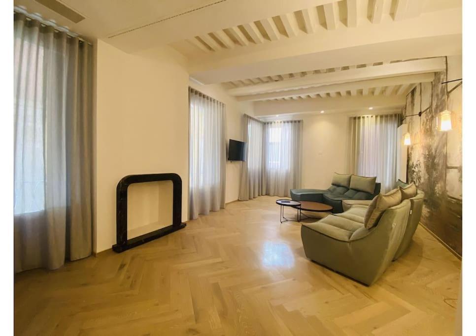 Sweet Time Venice, Luxury San Marco Frezzaria Apt! Veneza Exterior foto