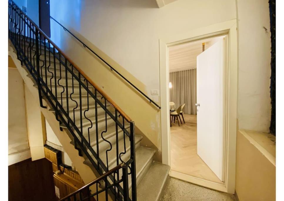 Sweet Time Venice, Luxury San Marco Frezzaria Apt! Veneza Exterior foto